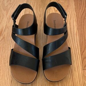 Baretraps women’s 6.5 M Caley black wedge sandals.